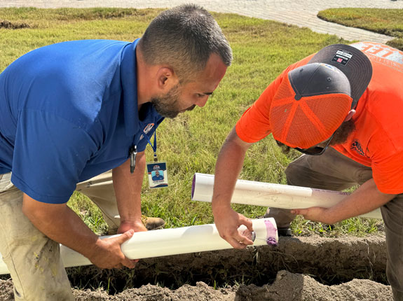 A plumbing emergency is any situation that poses a risk to your home or health and requires immediate attention. Common scenarios include burst pipes, severe leaks, clogged drains, no hot water, overflowing toilets, and gas leaks. Burst pipes can cause significant water damage in a short amount of time, leading to structural damage and mold growth if not addressed quickly. Severe leaks that result in flooding or water damage also demand immediate attention. While minor leaks can often wait for a scheduled appointment, major ones cannot.